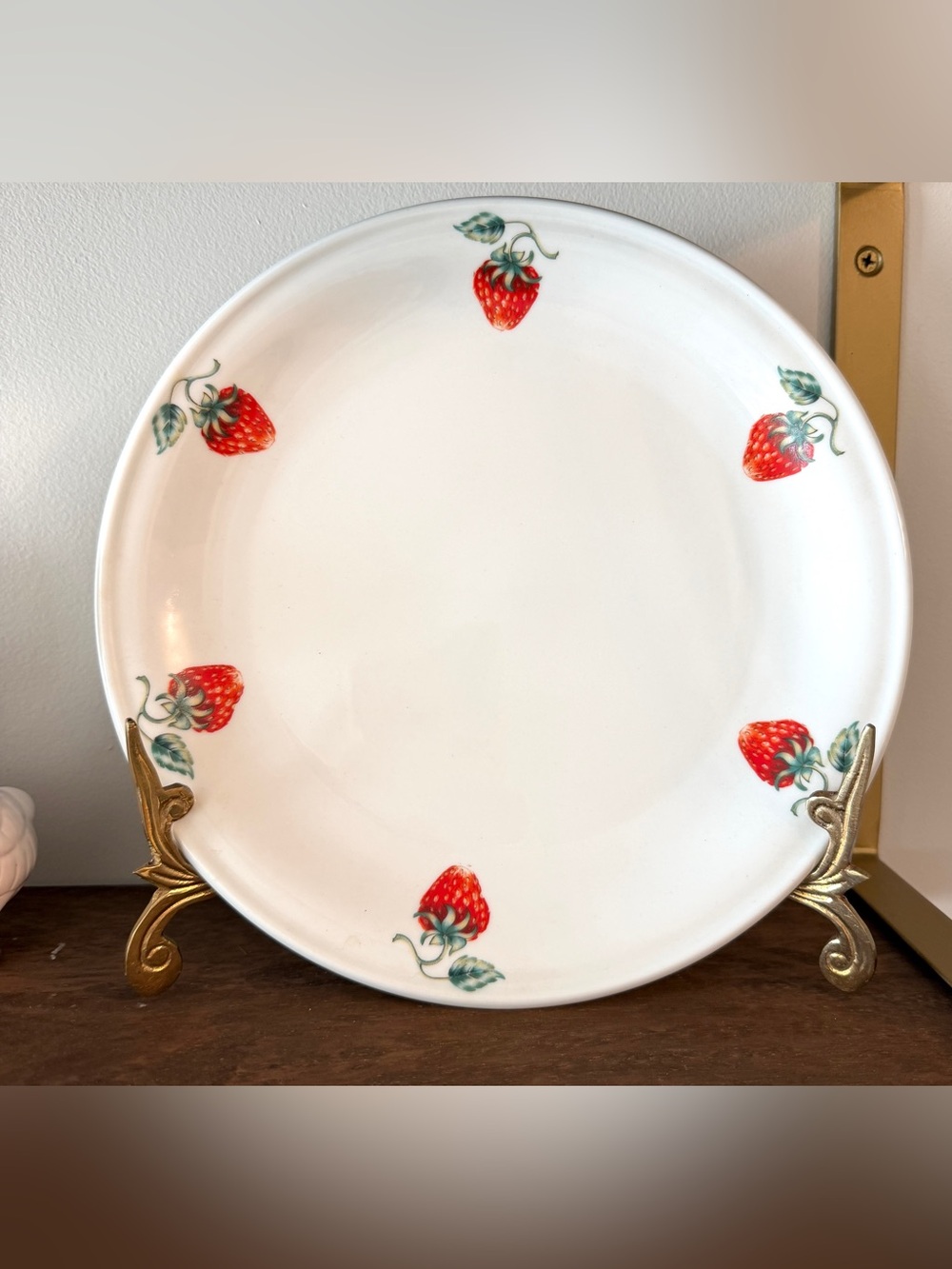 Vintage French Apilco Strawberry Plate 🍓9.5” plate